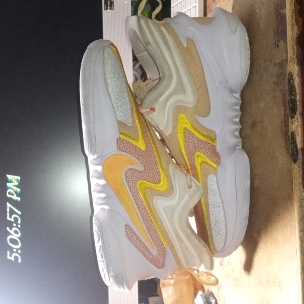 Nike cosmic unity 2